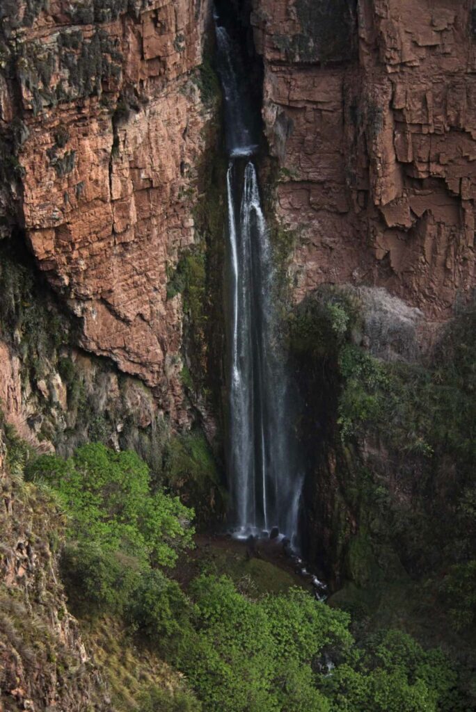 Perolniyoc Waterfall