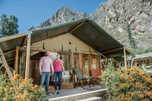 Twin Tent Las Qolqas couple standing at the terrace